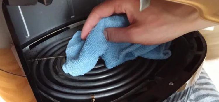 How to Clean Heating Element in Air Fryer